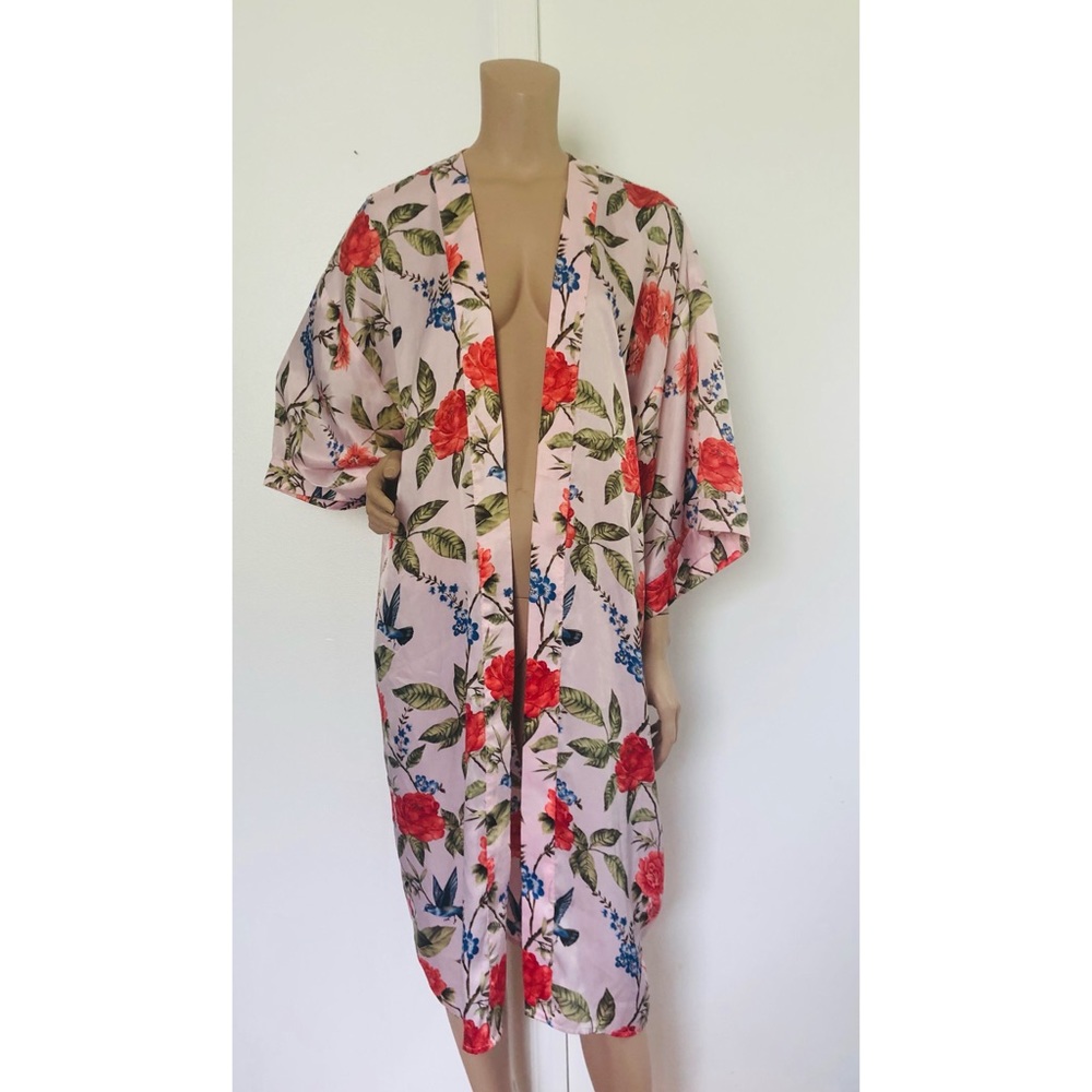 FOREVER 21 Long Floral Pink Kimono